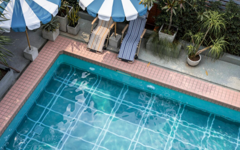 What Is a CoWhat Is a Cocktail Pool? Size, Cost, and Morecktail Pool