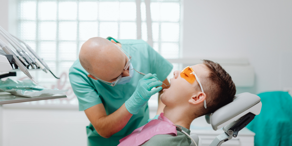 The Science Behind Pain-Free Teeth Whitening: How Technology is Changing the Game