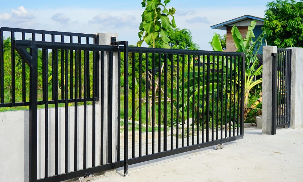 What Is a Single Swing Gate? A Complete Beginner’s Guide